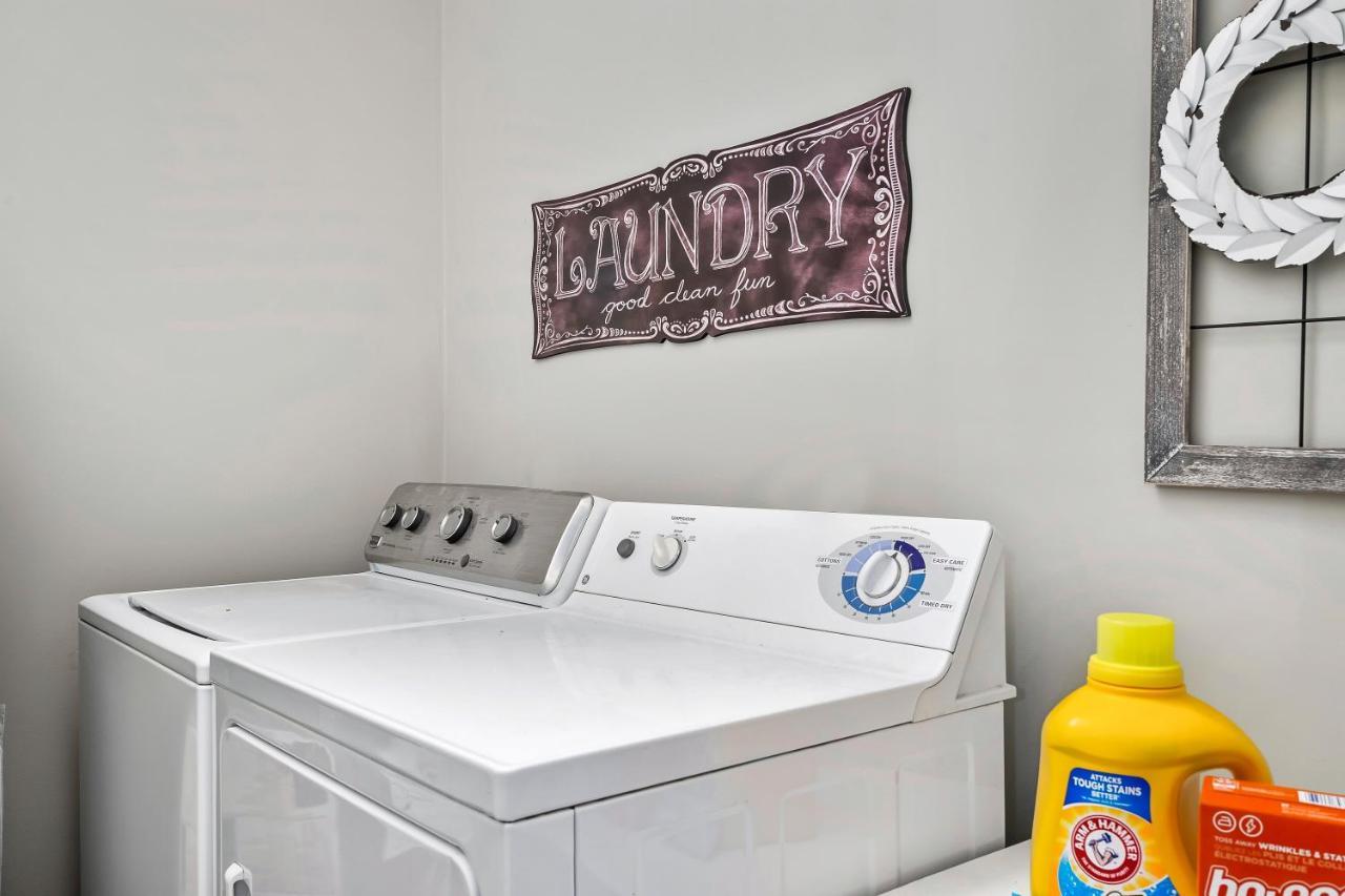 Вилла Modern Pigeon Forge Gem Near Dollywood, Gatlinburg & Smokies - 2 Mins To Pkwy & Strip, Hot Tub, Fire Pit, Cable, Hi-Speed Wifi Экстерьер фото