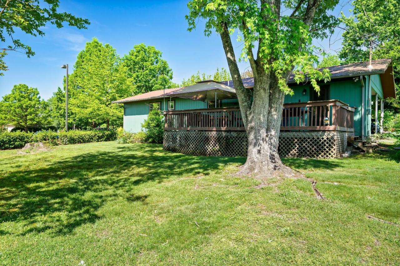 Вилла Modern Pigeon Forge Gem Near Dollywood, Gatlinburg & Smokies - 2 Mins To Pkwy & Strip, Hot Tub, Fire Pit, Cable, Hi-Speed Wifi Экстерьер фото